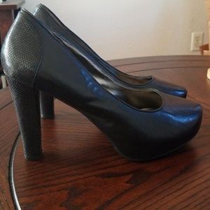 MeToo Black High Heels